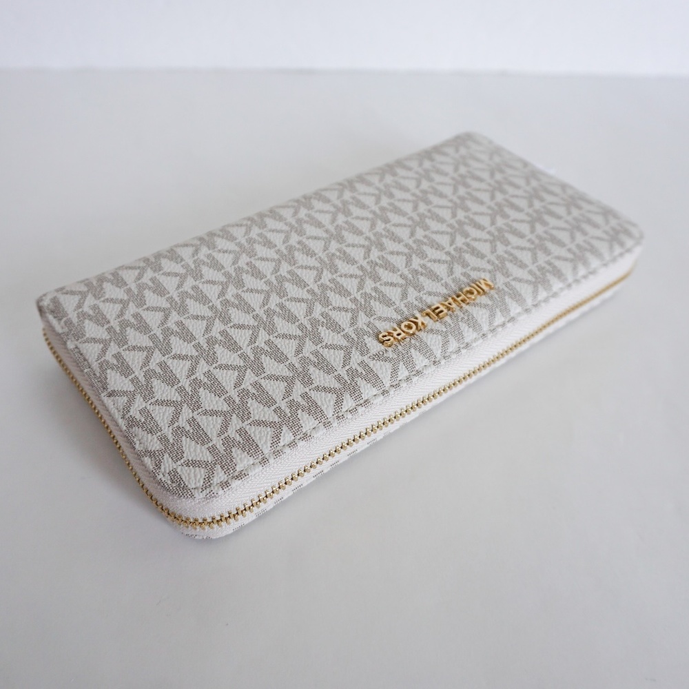 Michael Kors Jet Set XL Zip Around Wallet Vanilla_3